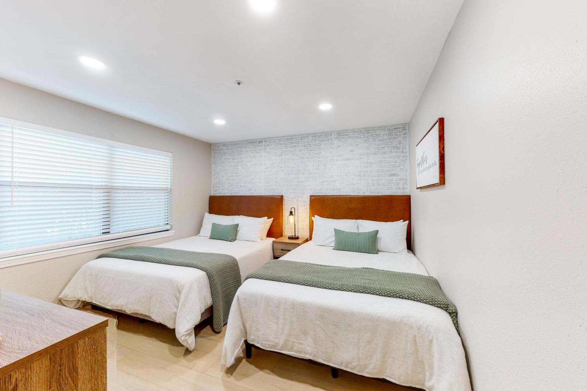Lofty Retreat & Paradise Pointe Branson Room photo